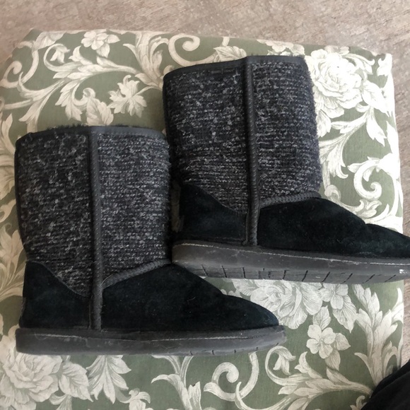 Minnetonka Suede Shearling Boots - Picture 4 of 8